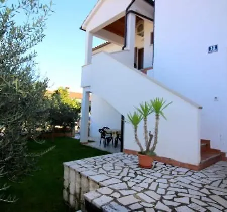 Apartman Nina 2 *